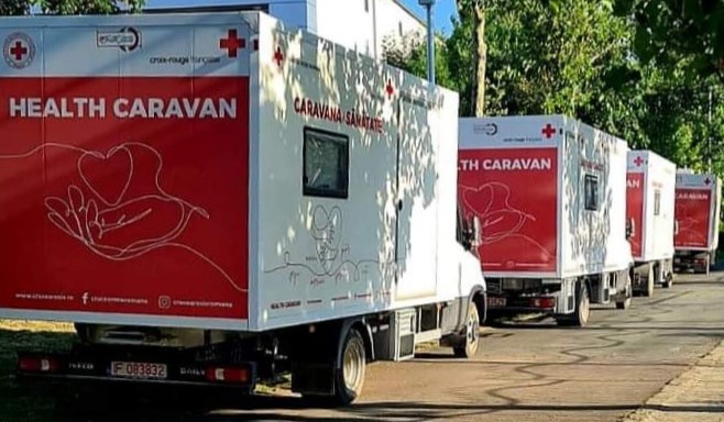 Peste 9.300 de consultații medicale gratuite în 12 sate, prin programul „Caravana de Sănătate” derulat de Crucea Roșie