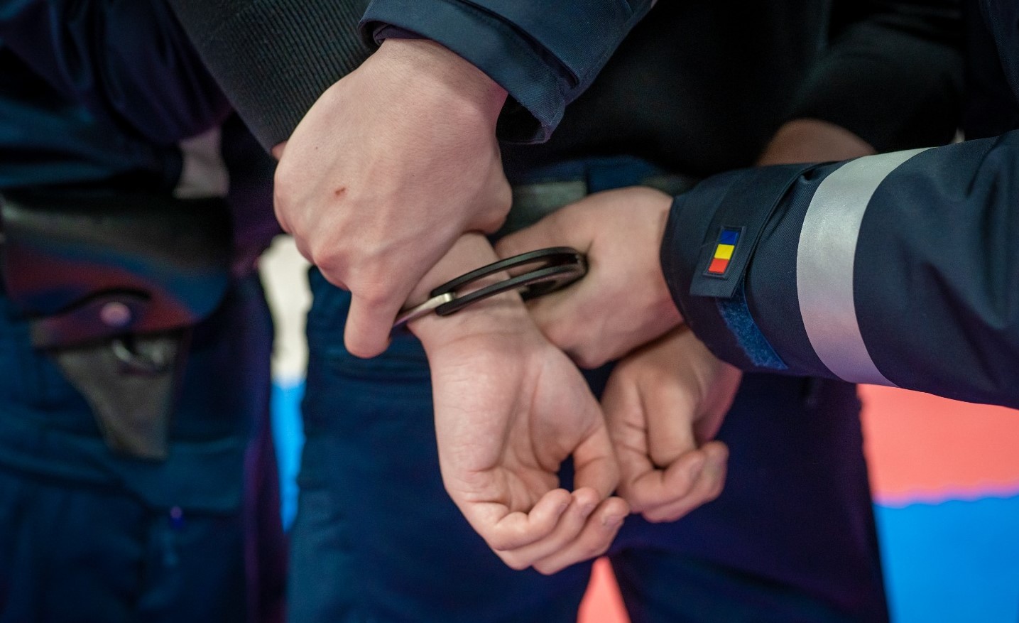 MEDGIDIA: Un tânăr și doi minori, arestați pentru tâlhărie calificată. Bărbatul de 18 ani mai are la activ încă două furturi