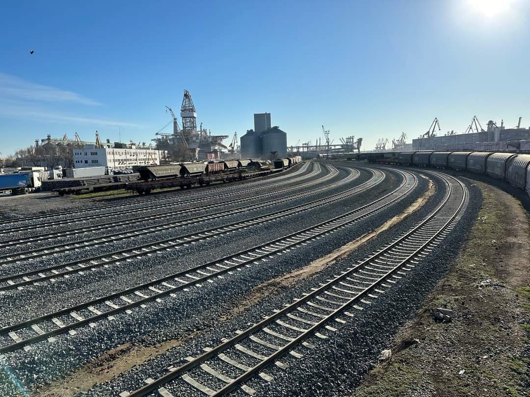 AUDIO | Operatorii de transport reclamă viteza foarte scăzută de deplasare a mărfii pe calea ferată