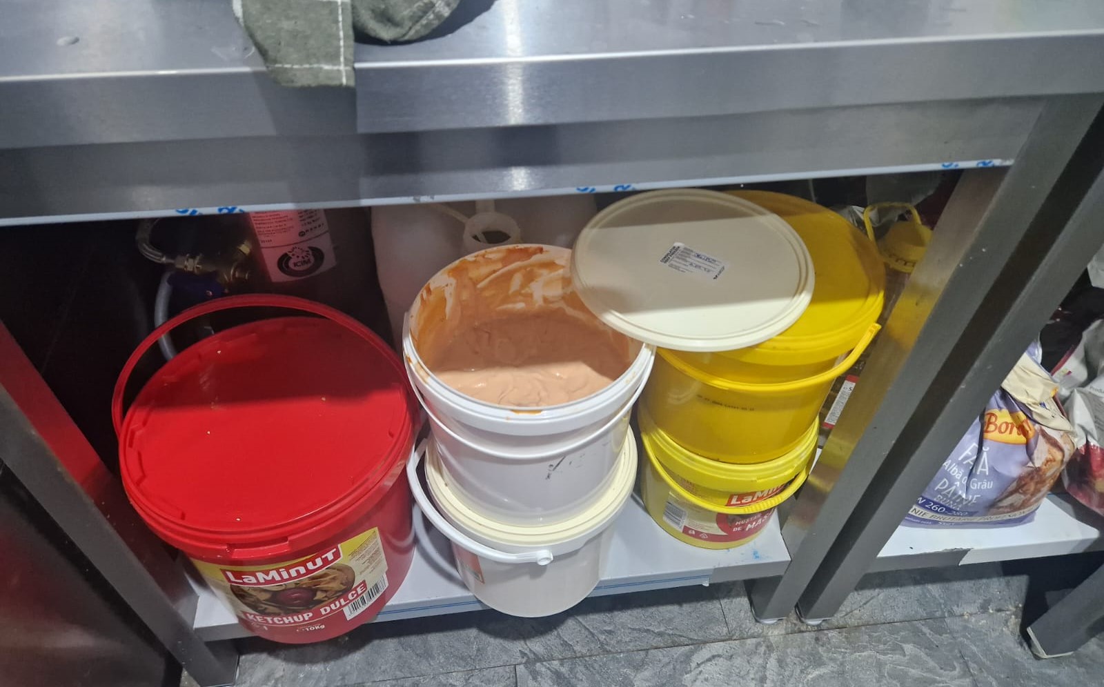 NĂVODARI: Restaurant amendat de comisarii de la Protecția Consumatorului