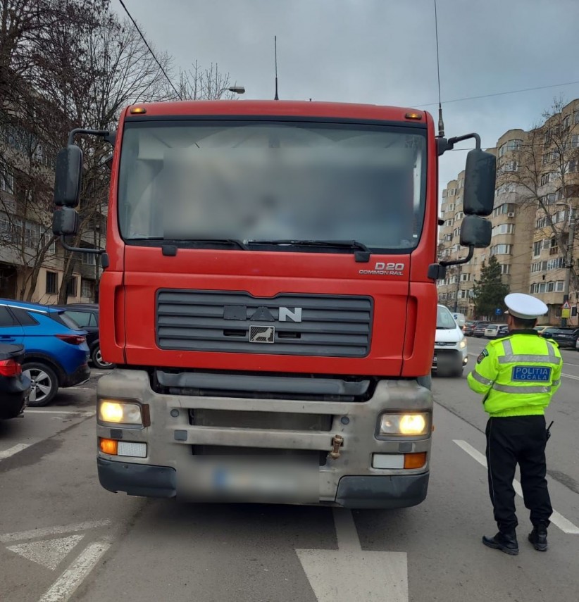 CONSTANȚA: Sancţiuni aplicate pentru lipsa autorizaţiei de folosire a tramei stradale şi a avizului de traseu, precum şi pentru transportul deşeurilor