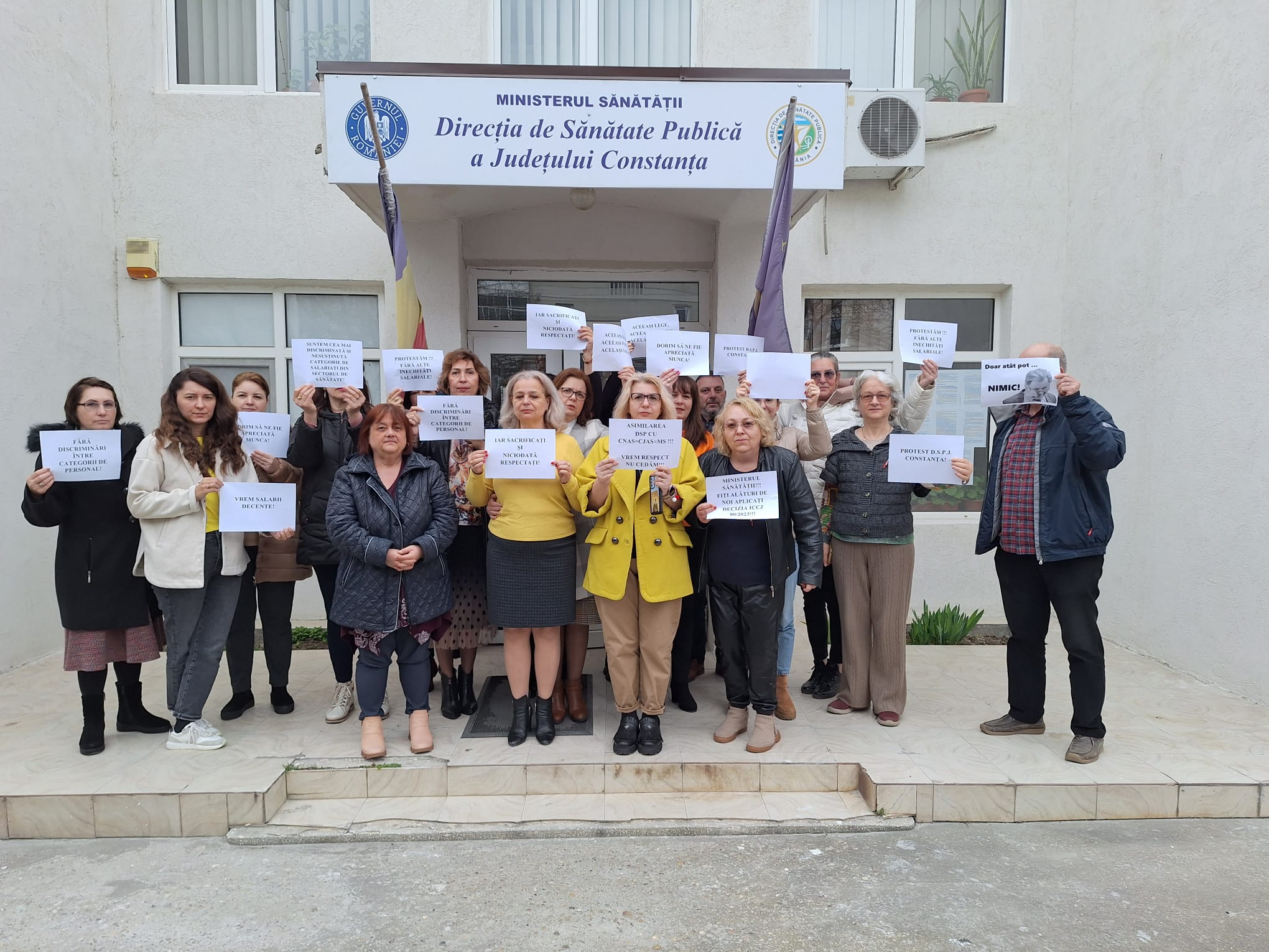 Proteste la Direcţia de Sănătate Publică din Constanța