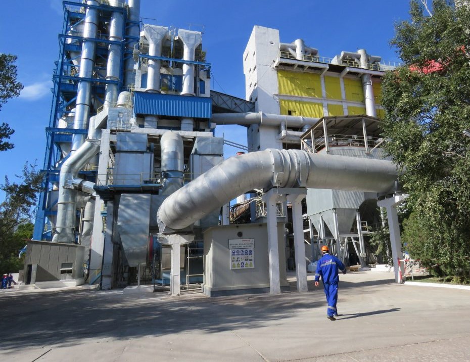 TULCEA: Peste 80 de angajaţi ai combinatului de alumină, fără locuri de muncă