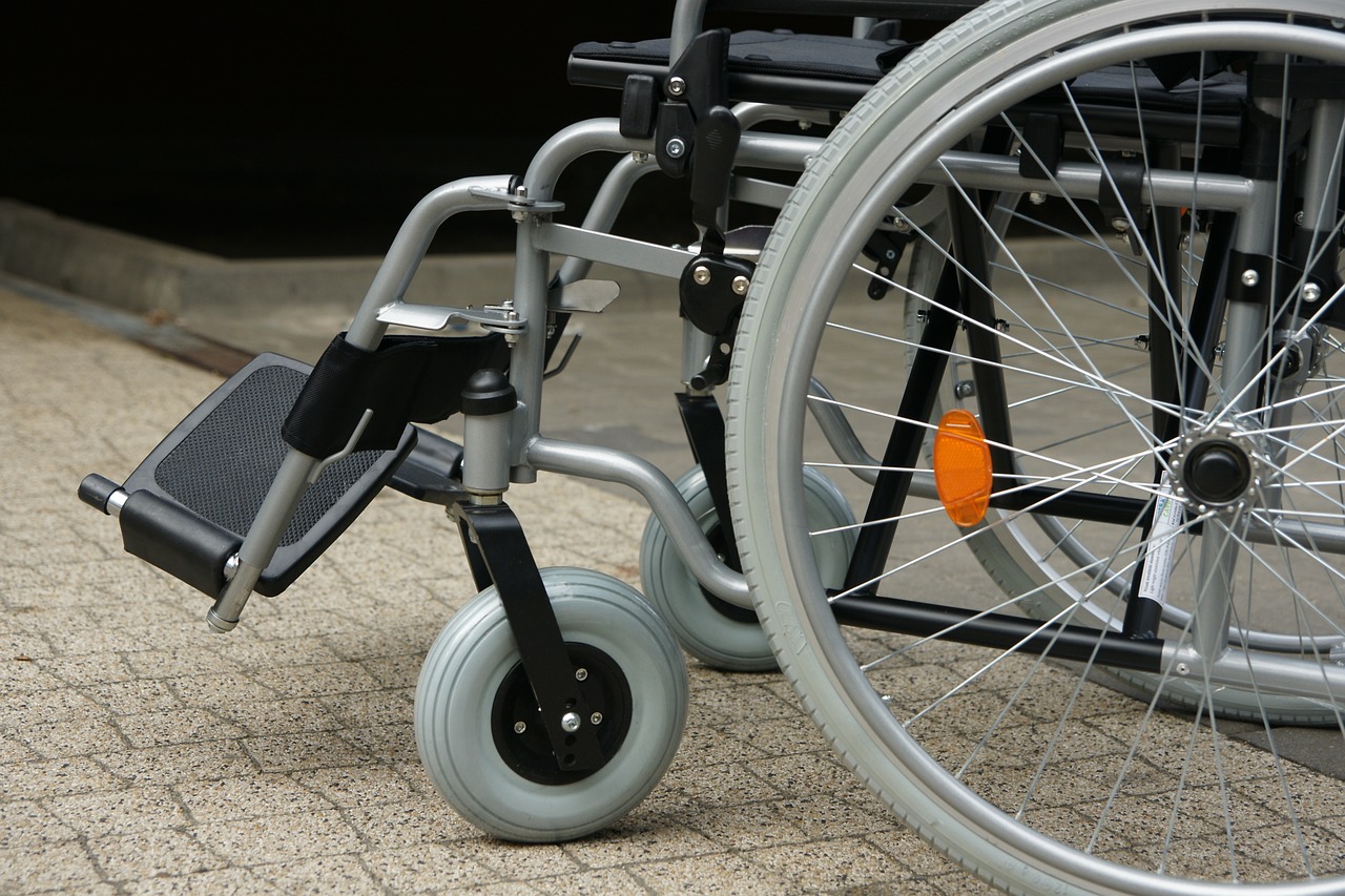 Reacții din partea primăriilor, după ce persoanele cu dizabilități au acuzat că sunt supuse unor presiuni, de către funcționarii publici
