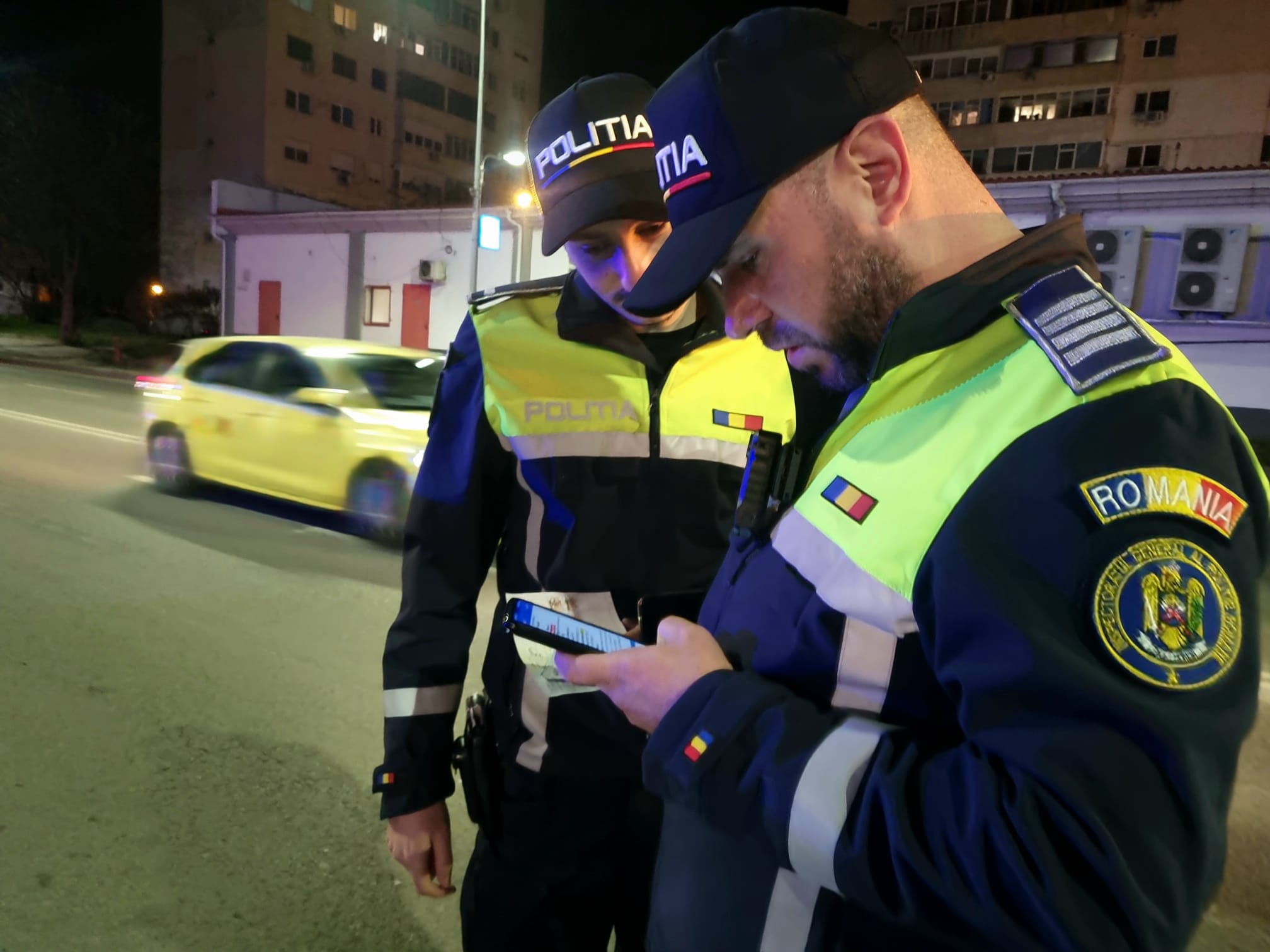 Noua aplicaţie eDAC, folosită de poliţiştii constănțeni pentru verificarea a 600 de persoane