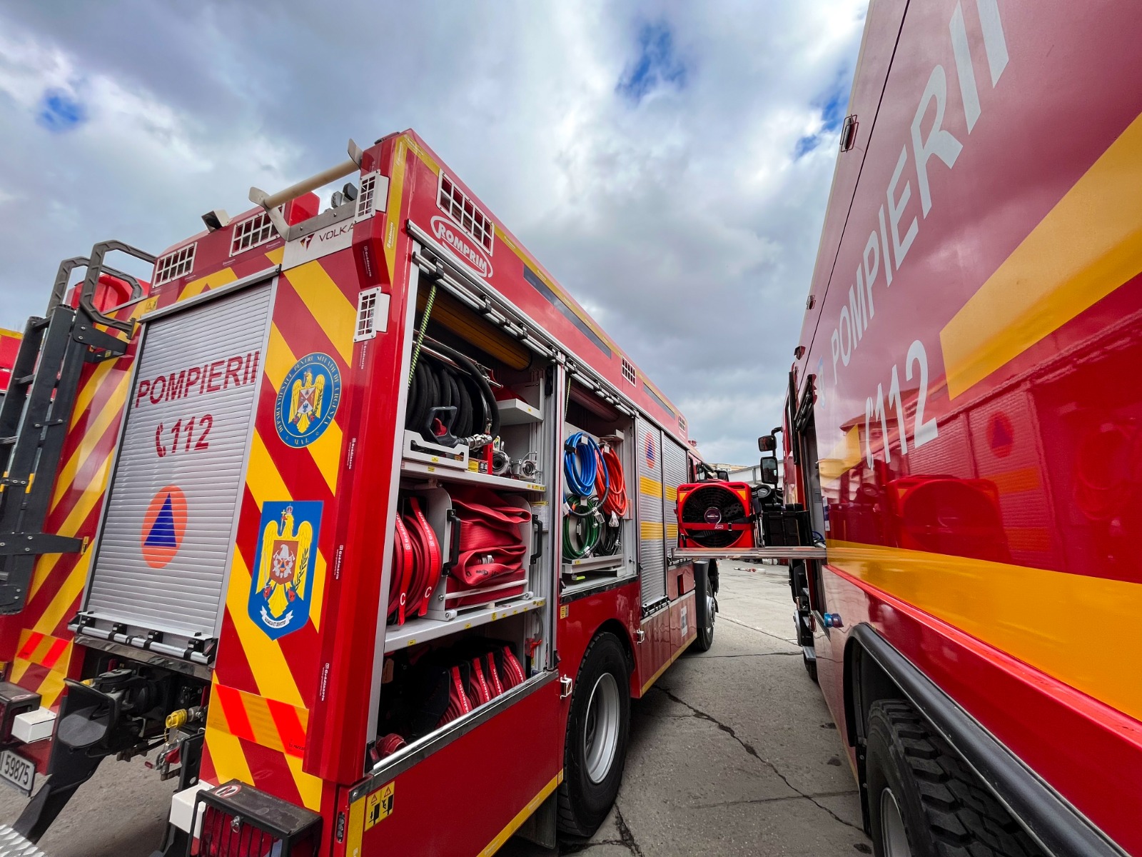 CONSTANȚA: 46 de persoane au fost evacuate și o femeie a ajuns la spital, în urma unui incendiu izbucnit într-un bloc