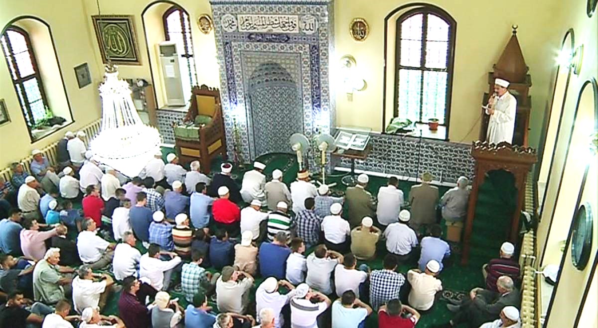 Credincioșii musulmani încep postul din luna Ramazan