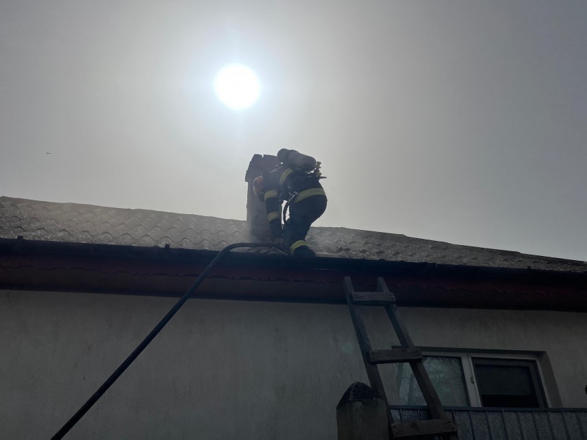 TULCEA: Incendiu izbucnit la coșul de fum al unei case