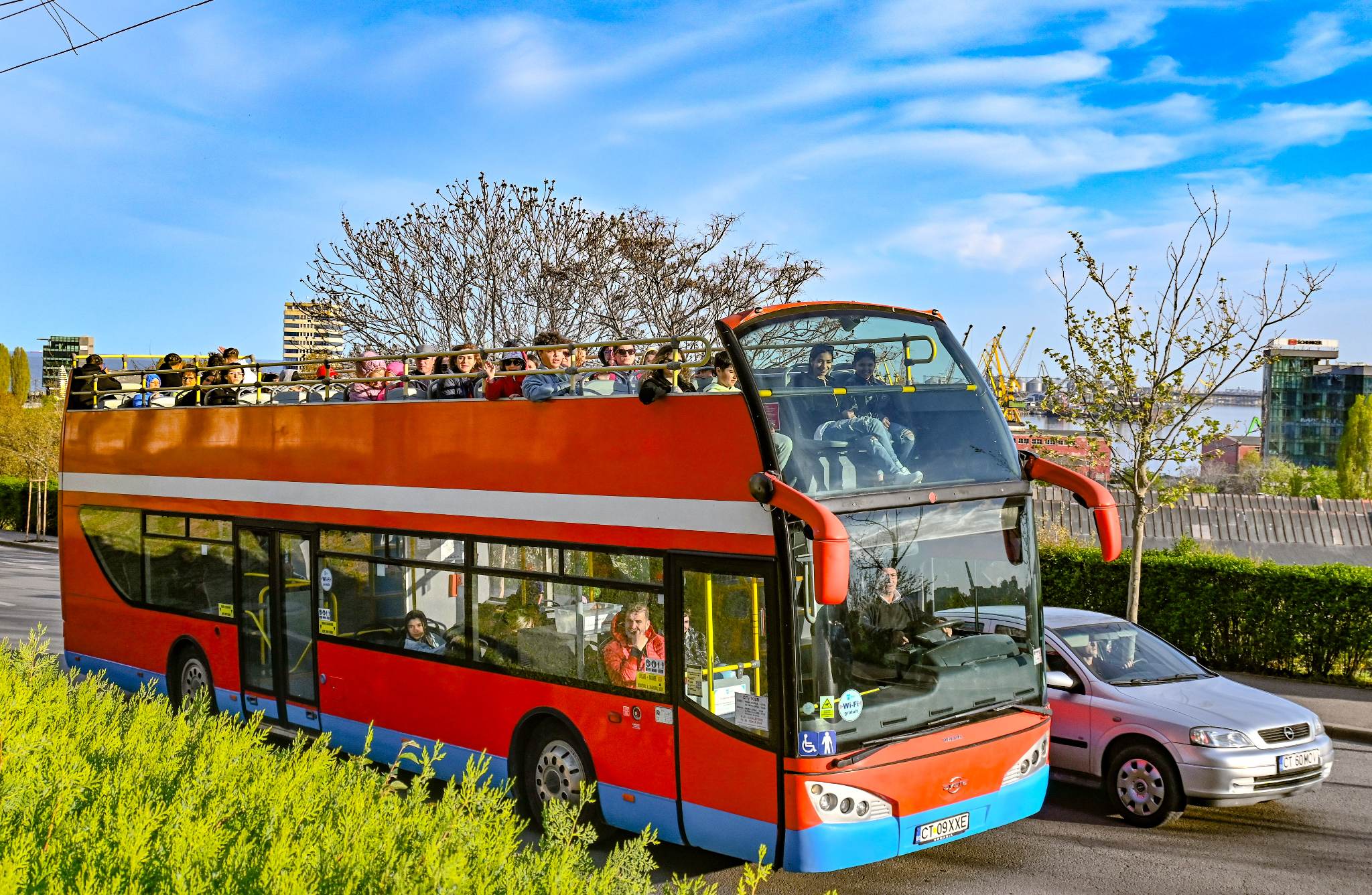 CONSTANŢA: Linia turistică CITY TOUR revine pe traseu în minivacanţa de Paşte