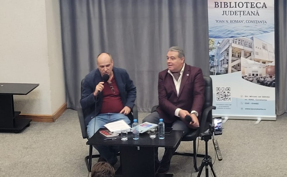 Istoricul Adrian Cioroianu și-a lansat volumul de memorii, la Biblioteca „I.N. Roman” din Constanța