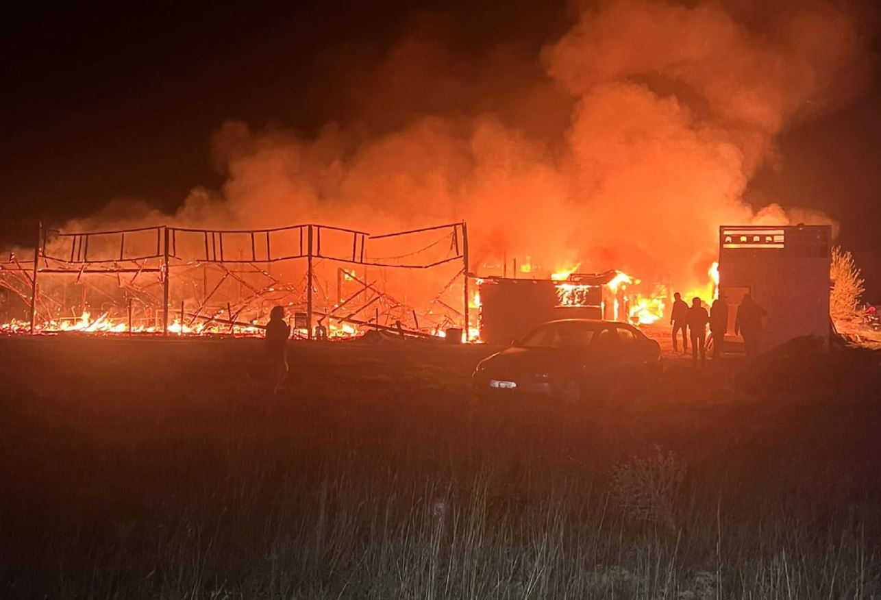 FOTO/CORBU: Terasă distrusă de un incendiu