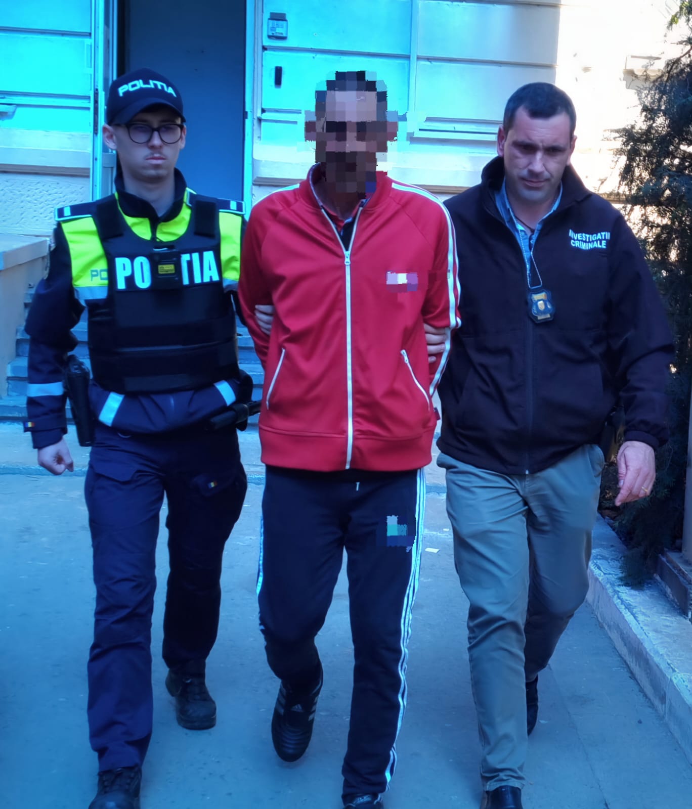 Un bărbat de 51 de ani a fost reţinut de poliţiştii constănţeni, fiind bănuit de lovire sau alte violențe