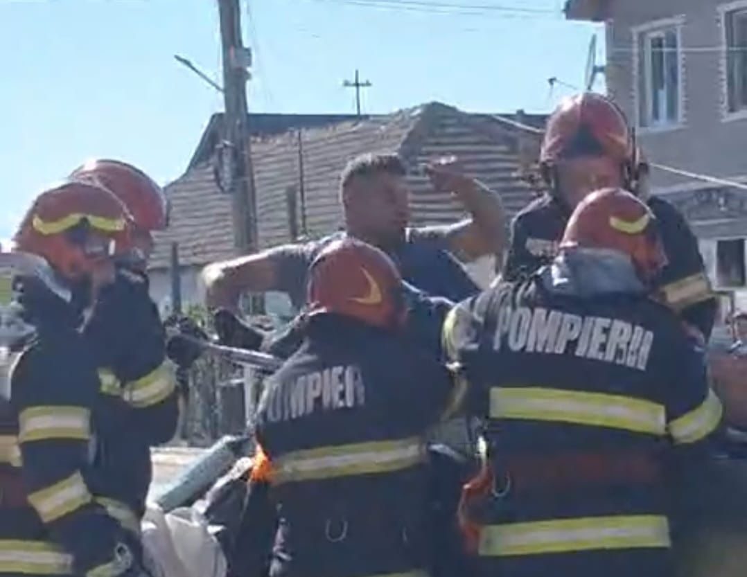 Un pompier din cadrul ISU Dobrogea, aflat în timpul liber, a ajutat victima accidentului de la Castelu