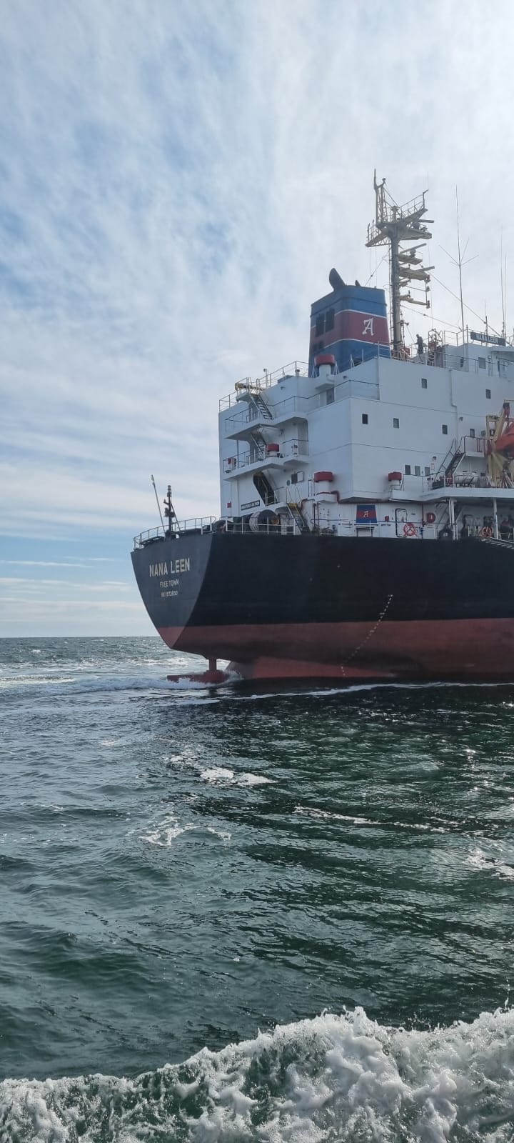 UPDATE / ARSVOM intervine în cazul unui marinar ce a suferit răni la nivelul membrelor superioare şi necesită îngrijiri urgente