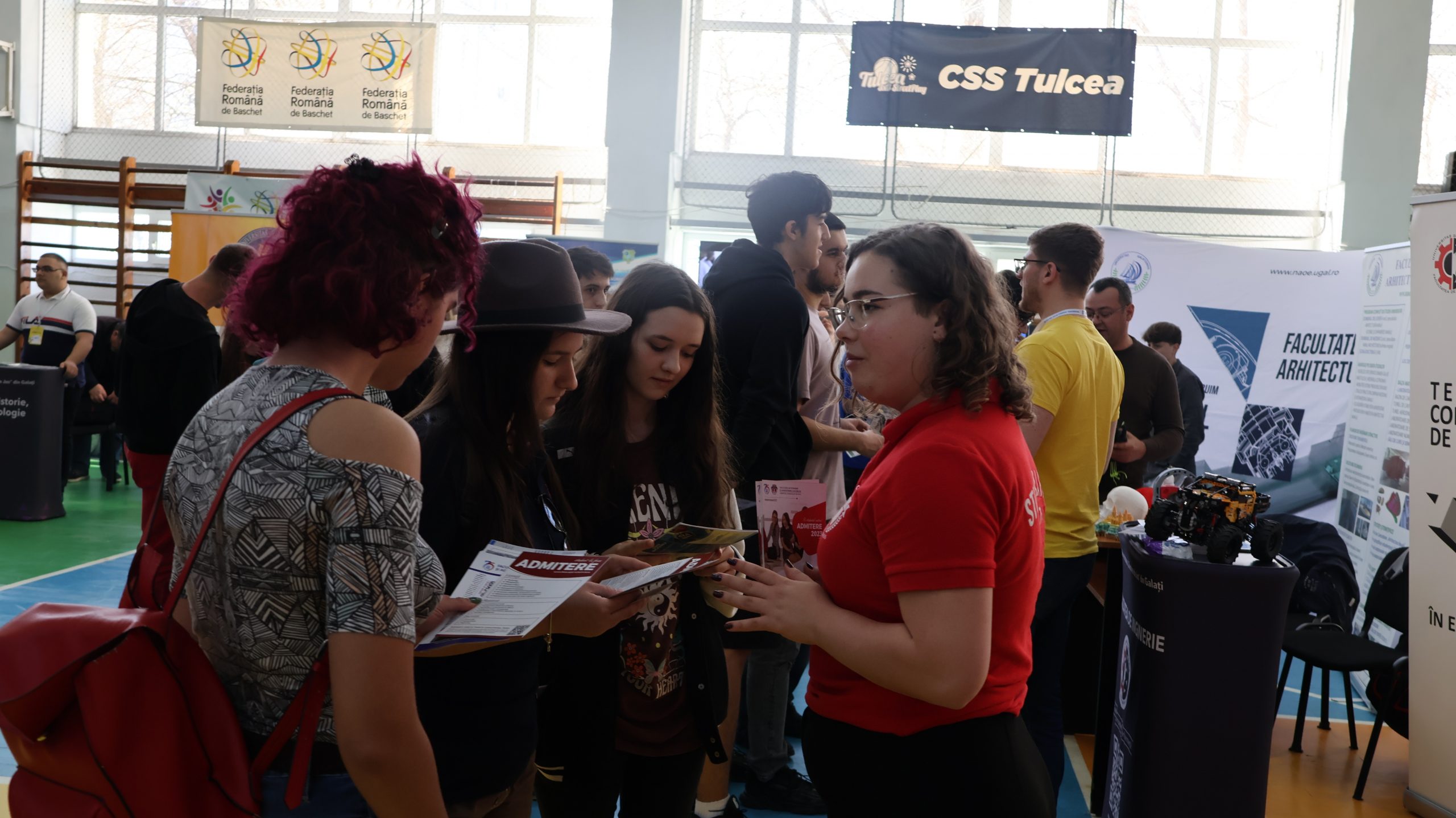 TULCEA: Universitatea „Dunărea de Jos” Galați și-a prezentat oferta educațională tinerilor tulceni