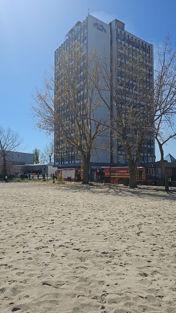 incendiu hotel Parc - foto - Daniel Sirbu