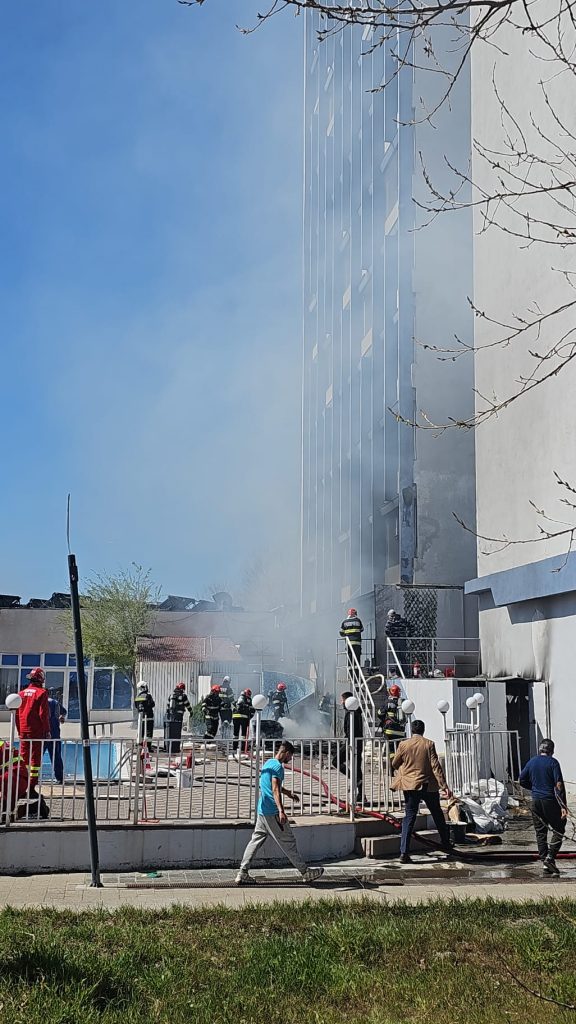 incendiu hotel Parc - foto - Daniel Sirbu