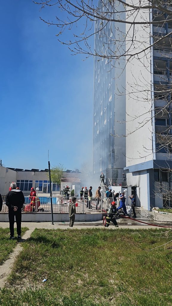 incendiu hotel Parc - foto - Daniel Sirbu