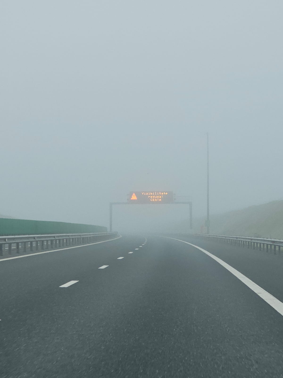 Infotrafic: Ceaţă pe A2 Bucureşti – Constanţa; vizibilitate redusă sub 100 de metri