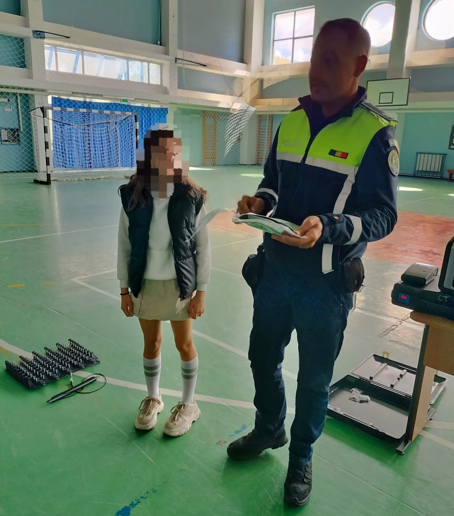 MANGALIA: Elevii de la Liceul Teoretic “Callatis” s-au întâlnit cu poliţiştii din cadrul Biroului Rutier