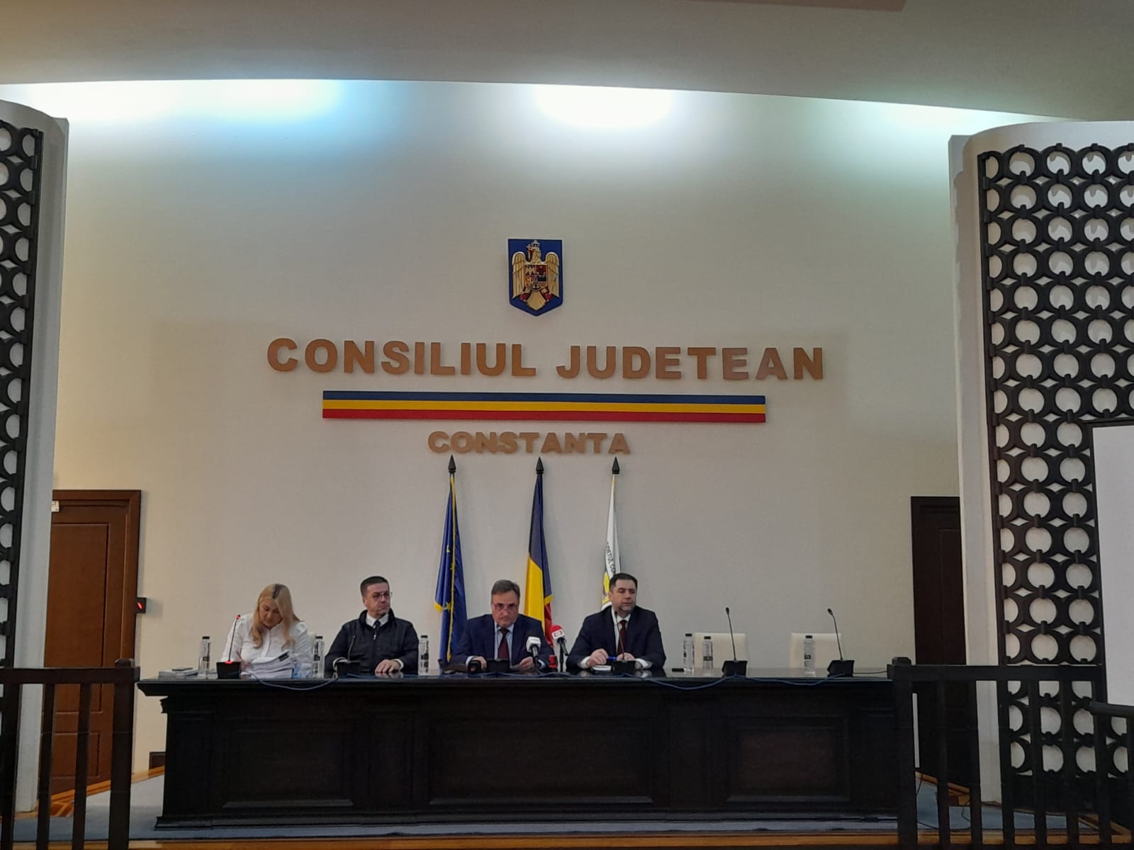 25 de localităţi constănţene vor avea microbuze electrice pentru transportul elevilor