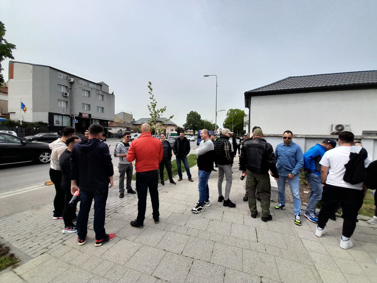 Zeci de polițiști protestează și vineri în fața IPJ Constanța