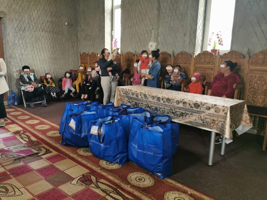 AUDIO: Preșcolarii de la Grădinița cu program prelungit numărul 42 au trimis daruri de Paște copiilor nevoiași din Siminoc și Dobromir