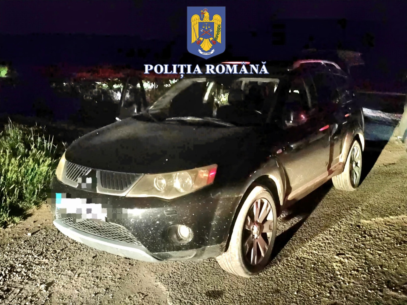 Un şofer băut şi posibil drogat care nu a oprit la semnalele poliţiştilor, prins în localitatea Satu Nou