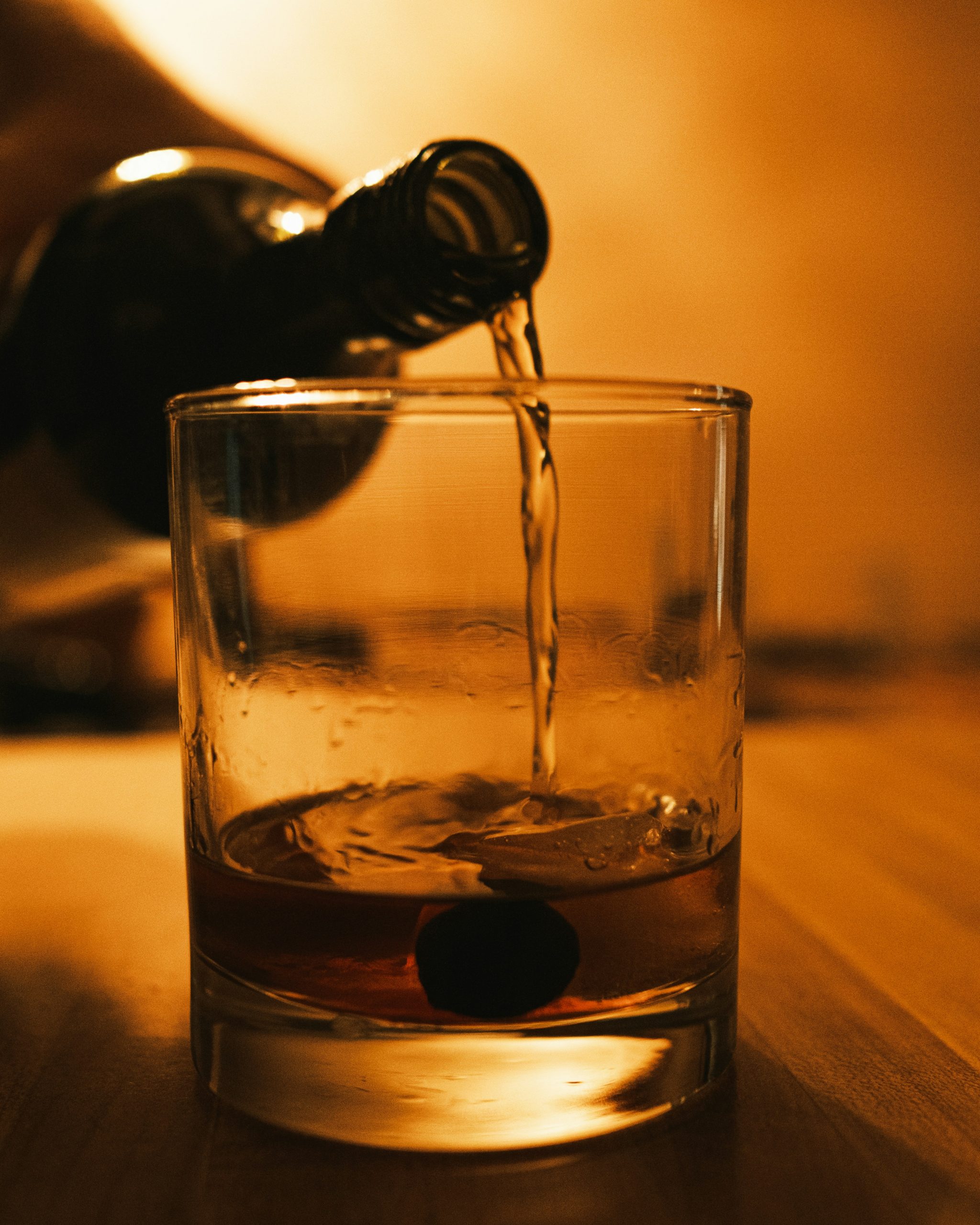Efectele consumului de alcool la vârste fragede pot fi grave. Direcția de Sănătate Publică din Constanta derulează campania „Fii tu însuți! Nu ai nevoie de alcool!”