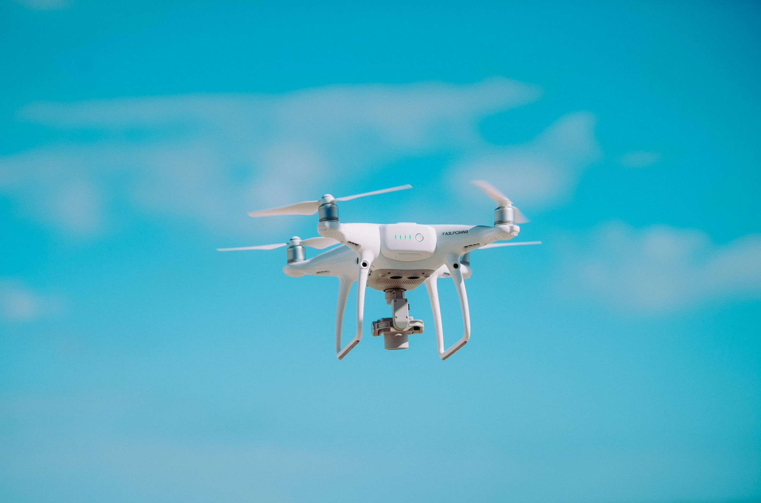 1 Decembrie/ MAI – recomandări pentru perioada minivacanței: Cetățenii să evite ridicarea dronelor