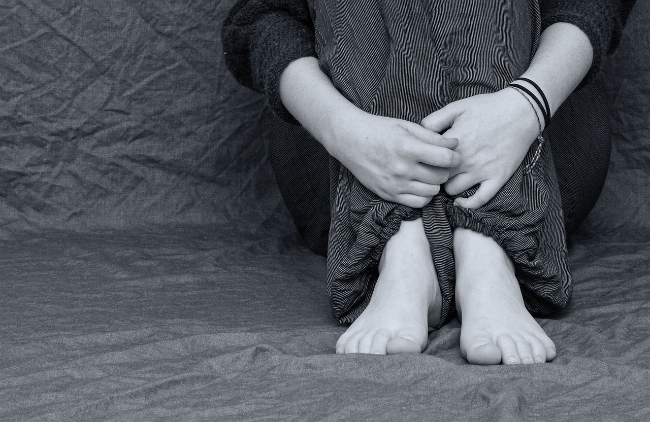 Un bărbat din Medgidia a fost reţinut pentru viol. Timp de patru ani ar fi întreținut raporturi sexuale cu fiica sa vitregă, în vârstă de 13 ani, împotriva voinței sale