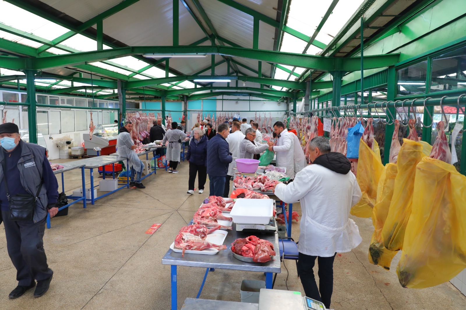 CONSTANȚA: A început comercializarea cărnii de miel și ied