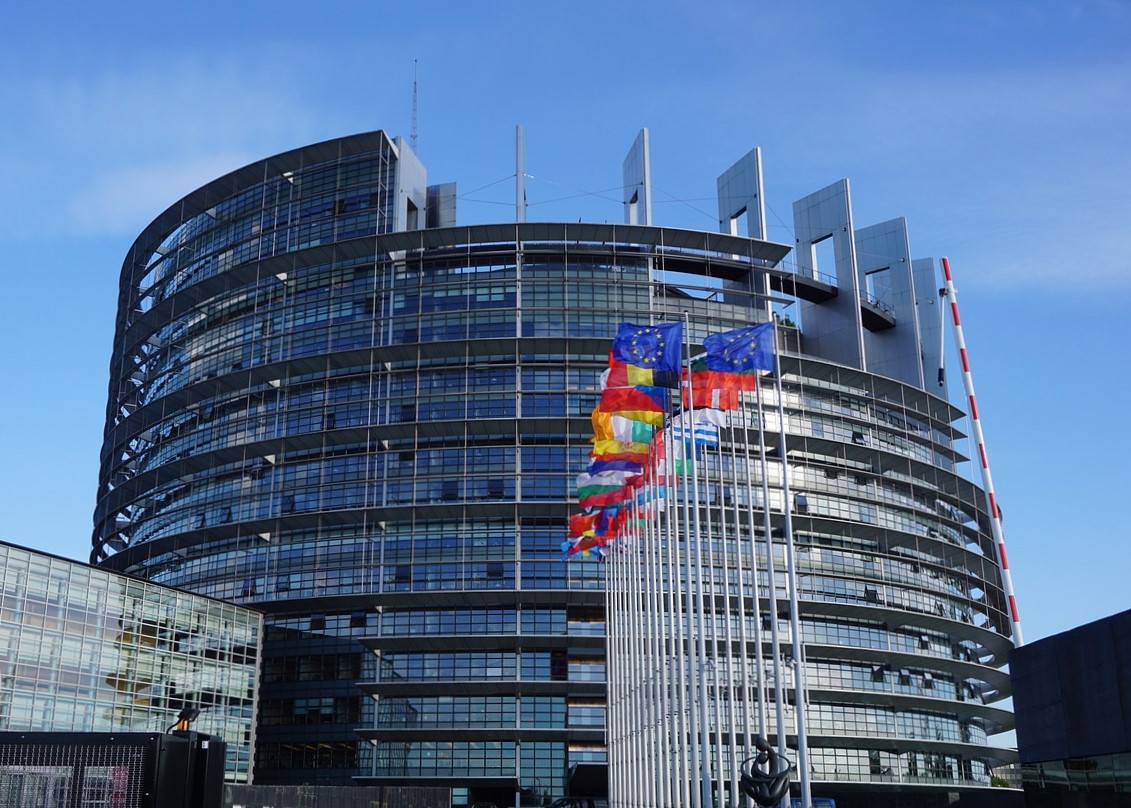 Expert Forum: Numărul de semnături pentru susţinerea candidaţilor la alegeri, printre cele mai prohibitive din UE