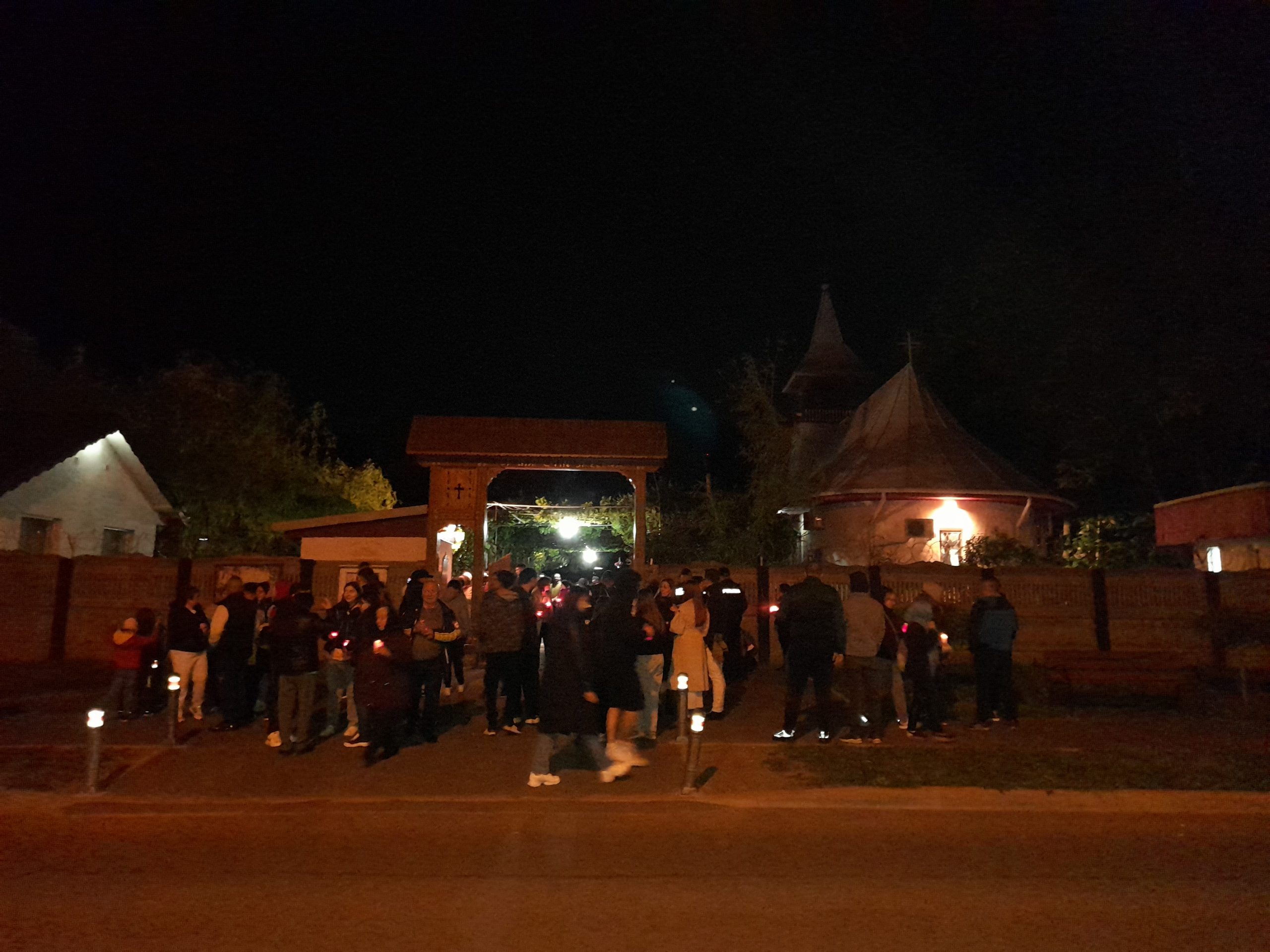 AUDIO: Hristos a înviat! Lumina Învierii a ajuns la Constanța