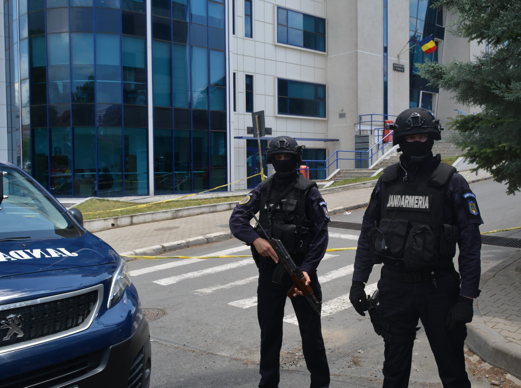 Exerciţiu de antrenament al jandarmilor, la Judecătoria Tulcea