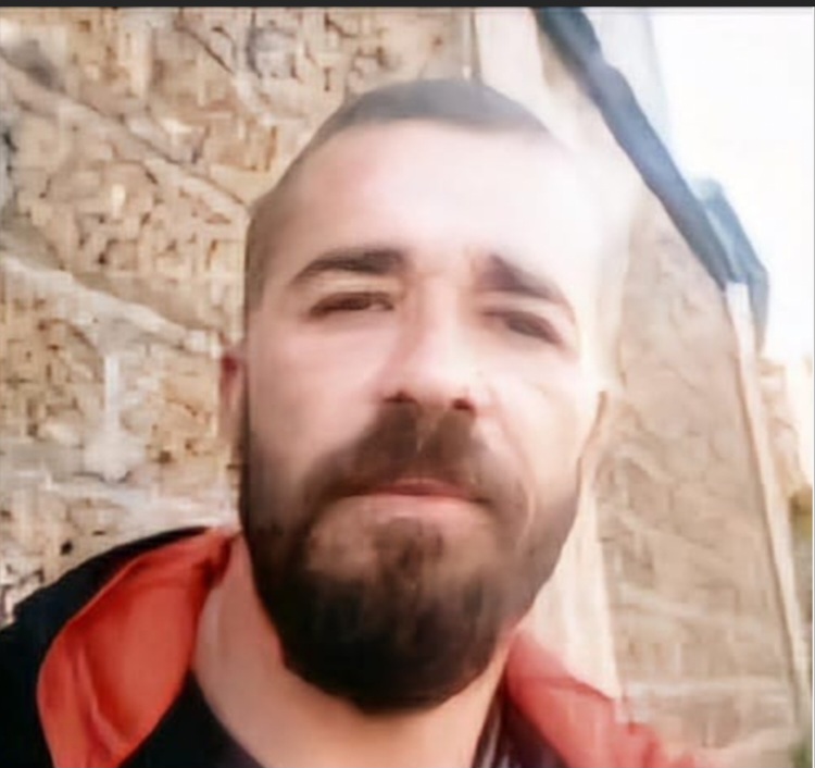 Despre acest tânăr nu se mai ştie nimic din luna aprilie. Dacă aveţi informaţii, anunţaţi autorităţile