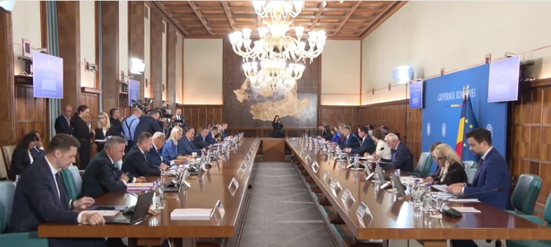 Guvernul a adoptat ordonanţa care prevede majorări salariale de 10% şi decontarea ochelarilor