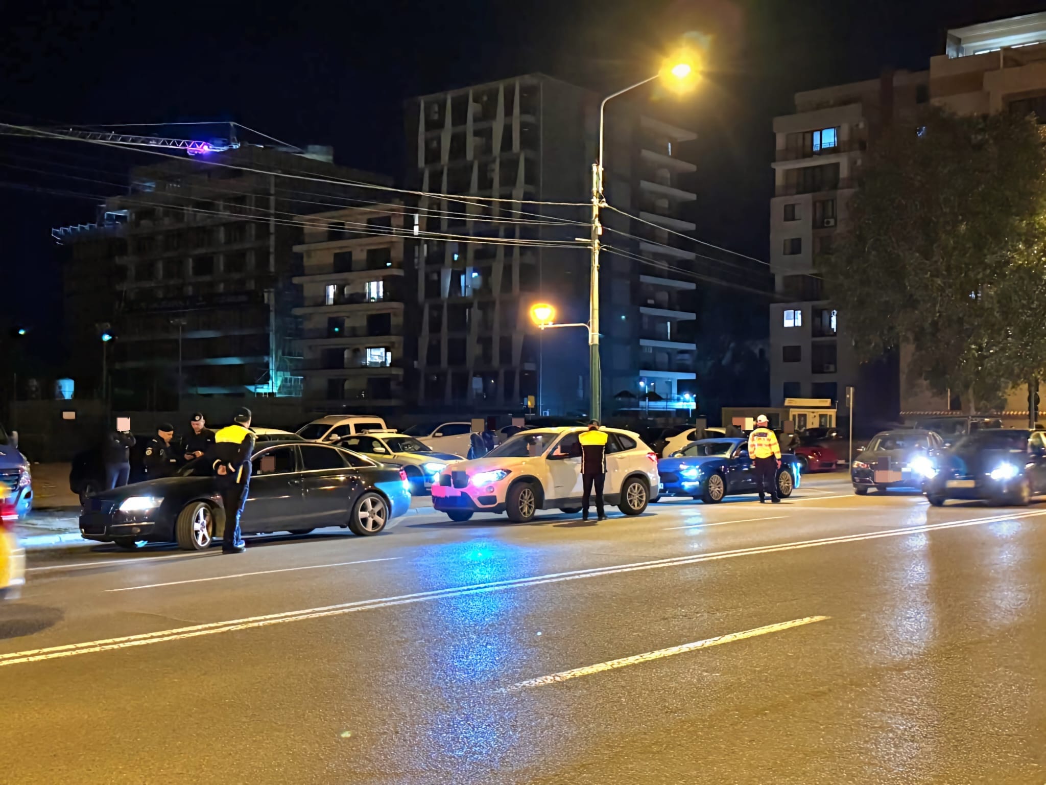 Un şofer băut şi altul posibil drogat, opriţi în trafic de poliţiştii din Constanţa