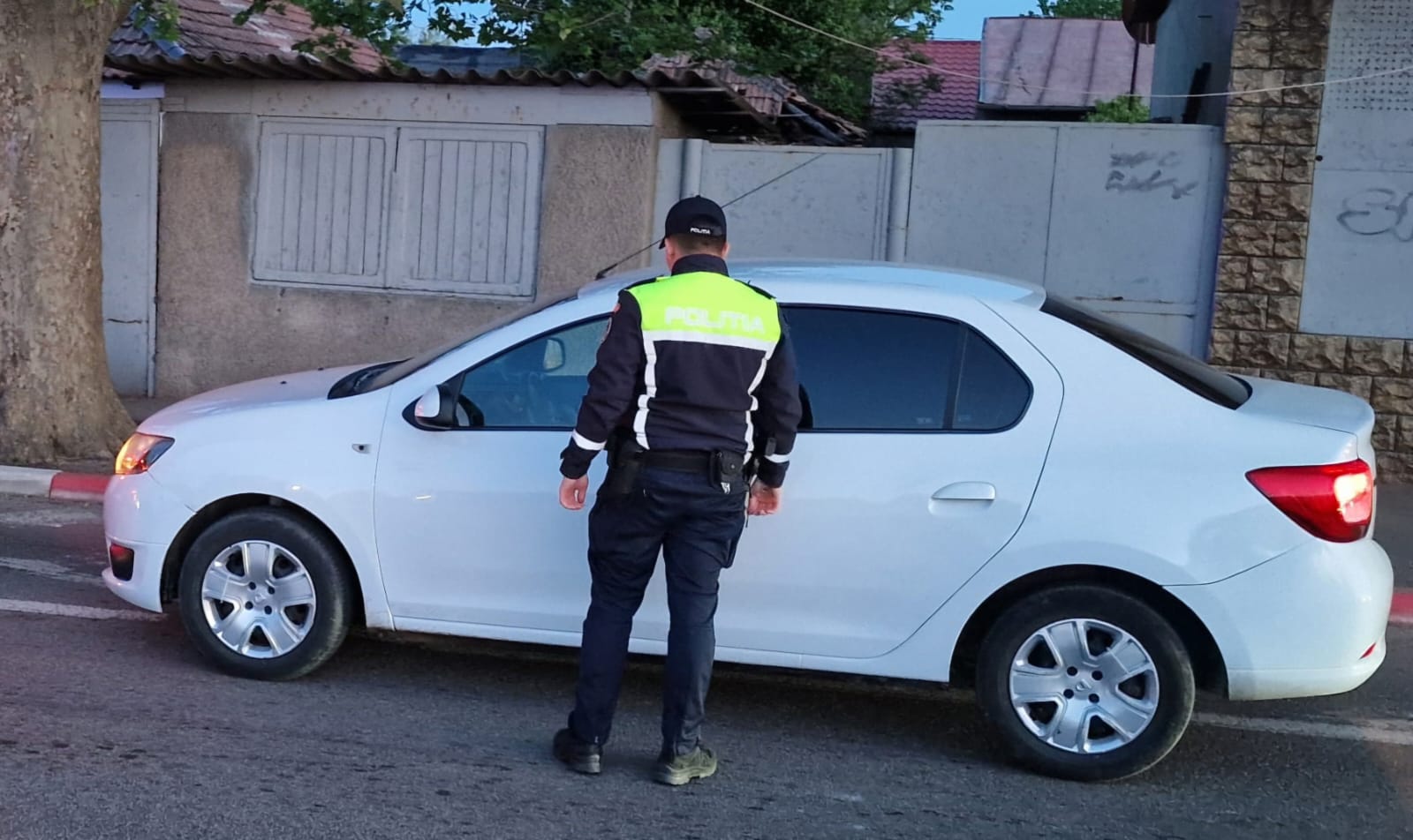 Judeţul CONSTANŢA: Un şofer posibil drogat şi alţii fără permis, opriţi în trafic de poliţişti