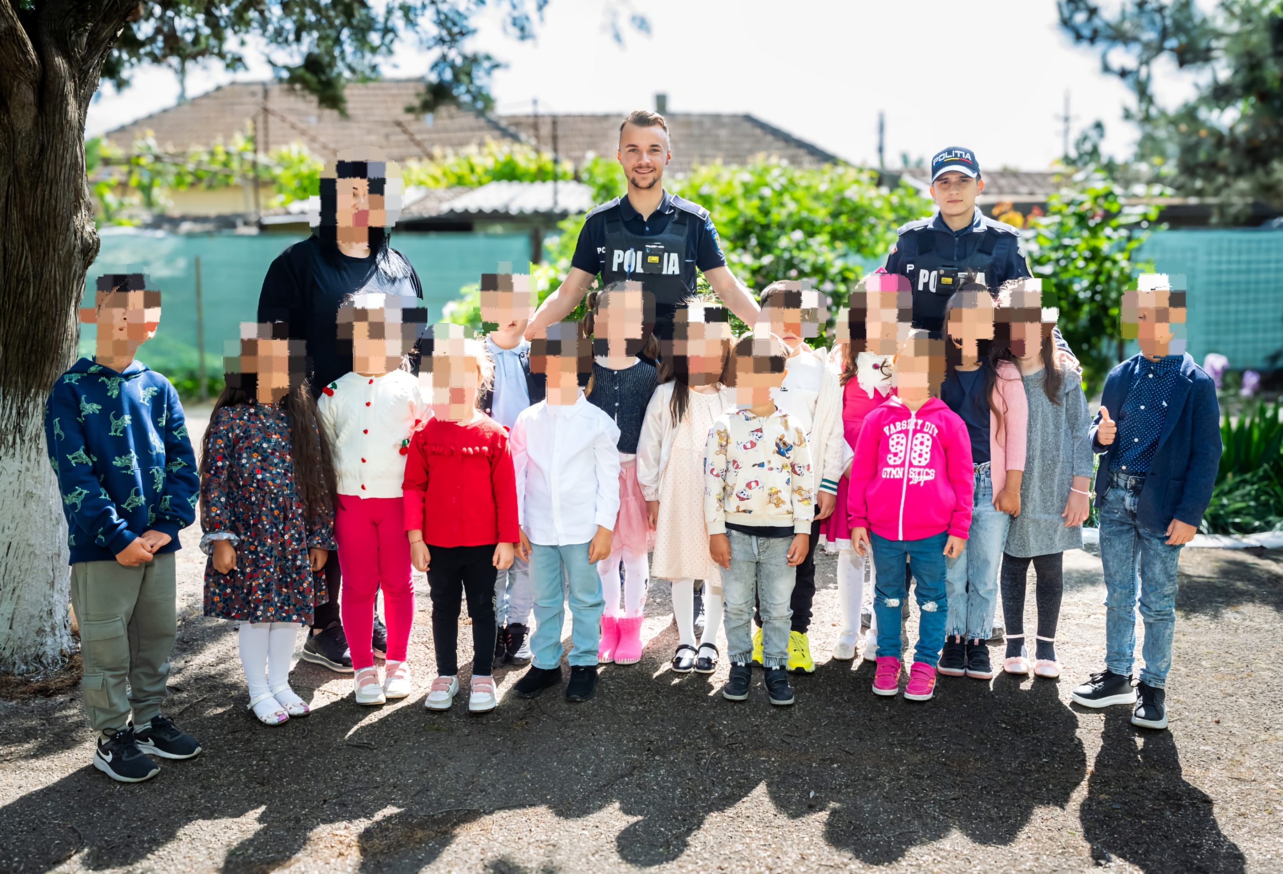Mai mulţi preşcolari şi elevi s-au întâlnit cu poliţiştii de la Secția 3 Rurală Mihail Kogălniceanu