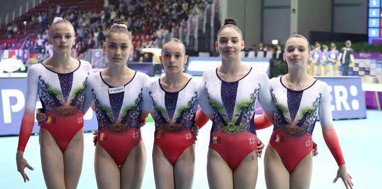 Gimnastele junioare din echipa României s-au clasat pe locul 8 la Campionatele Europene de la Rimini
