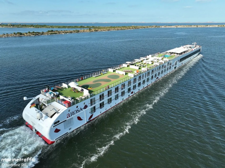 Două nave de croazieră fluvială au sosit în Portul Constanța