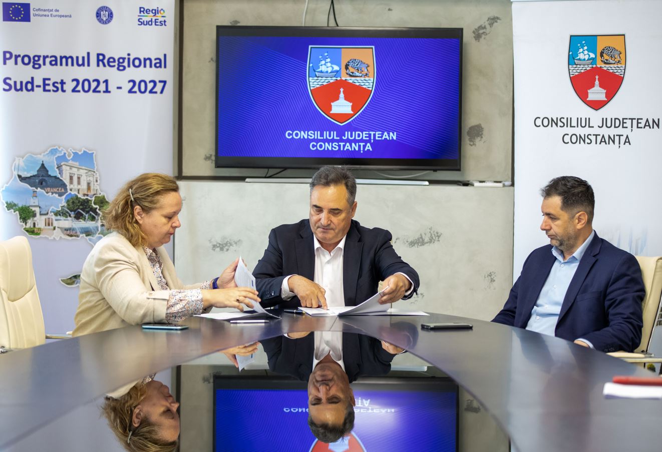 CONSTANȚA: A fost semnat contractul pentru reabilitarea, modernizarea și dotarea Palatului Administrativ