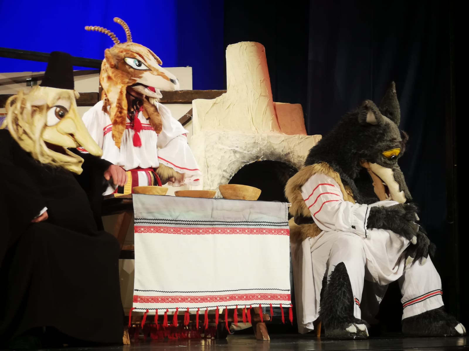 Spectacolul “Capra cu trei iezi”, pe scena Teatrului pentru Copii şi Tineret „Căluţul de Mare”