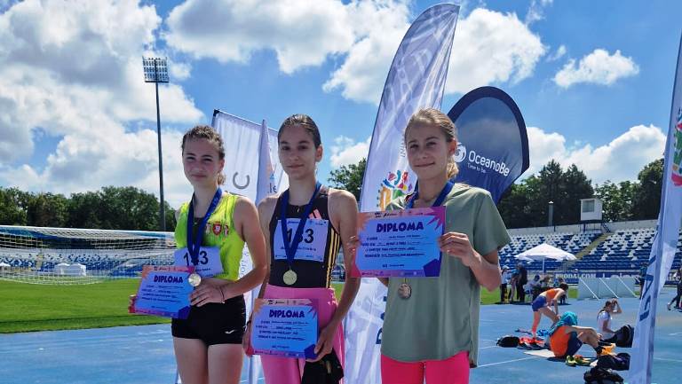 Douăsprezece medalii pentru tinerii sportivi constănțeni la Cupa AtletIS