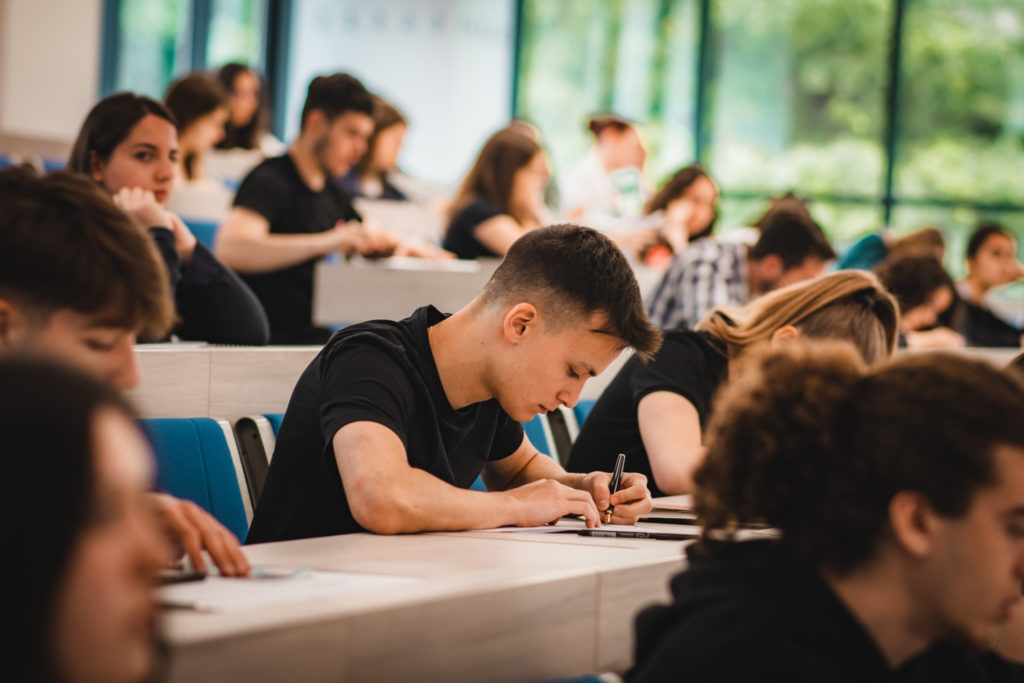 Luni, 17 iunie, încep probele orale la Bacalaureat