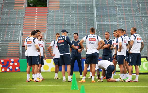 Fotbaliștii naționalei României se pregătesc pentru meciul cu Belgia