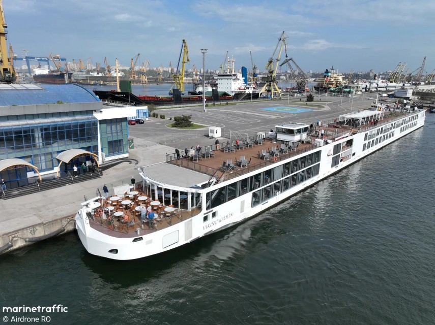 CONSTANȚA: Peste 300 de turiști străini au ajuns în port la bordul a două nave de croazieră