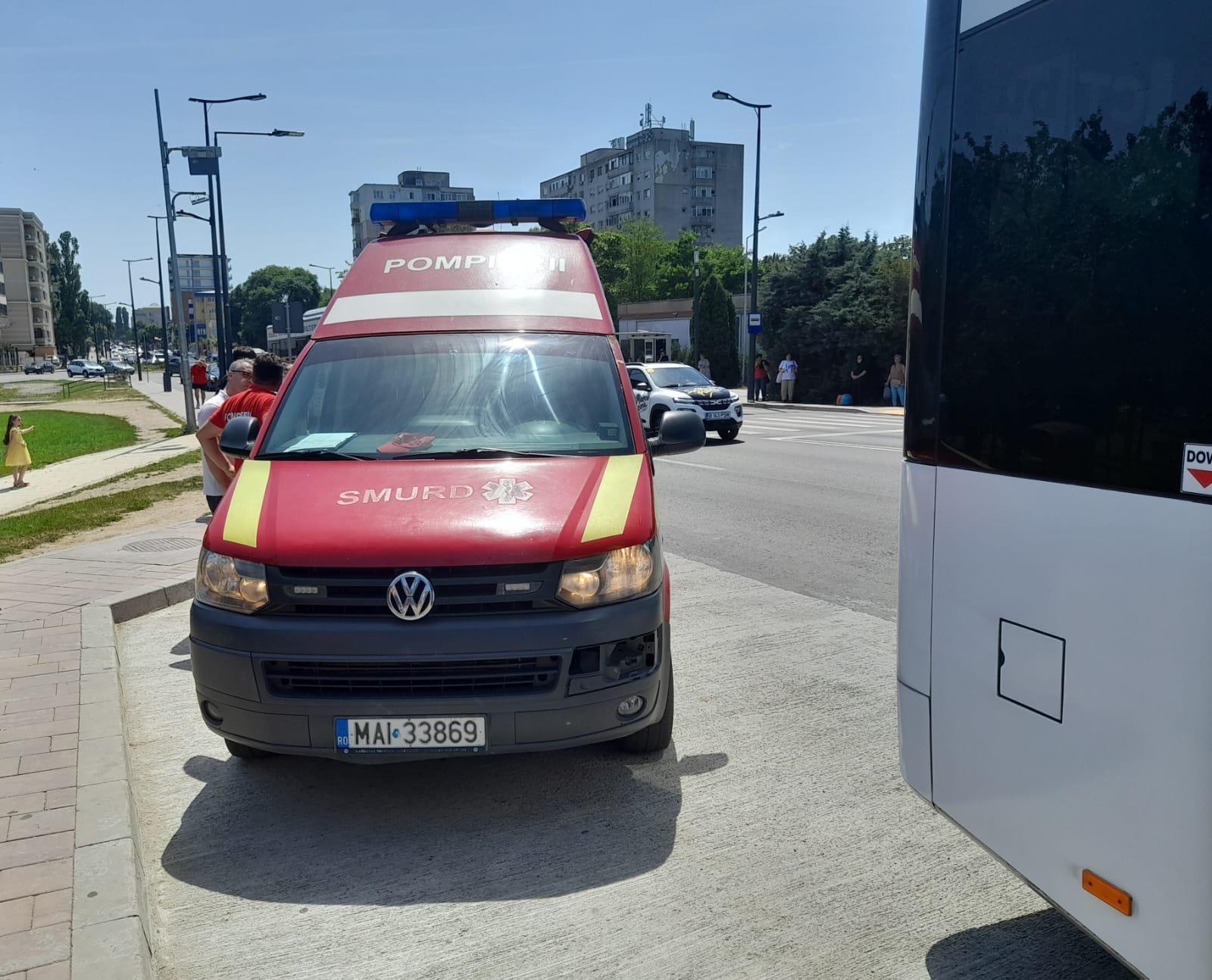 CONSTANȚA: Autobuz implicat într-un accident rutier, pe b-dul Mamaia