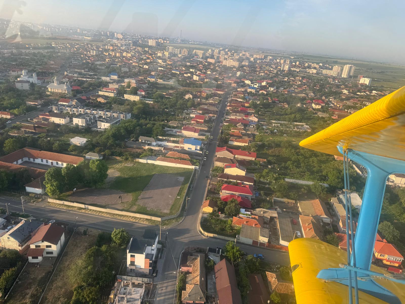 CONSTANȚA: Dezinsecție aeriană pentru combaterea insectelor care produc disconfort